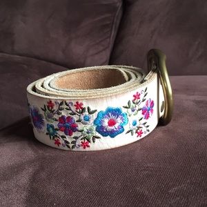 Lucky Brand embroidered leather belt